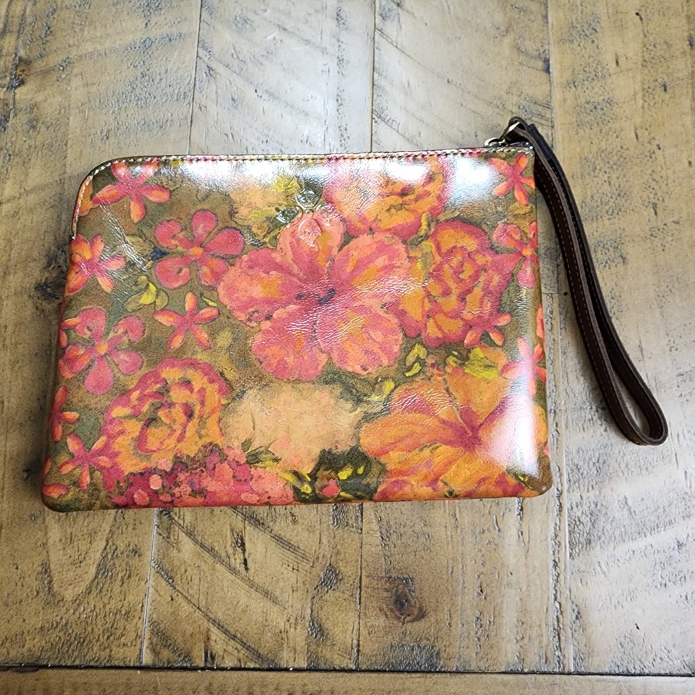 Patricia Nash Cassini Wristlet Floral Oil Painting Beet Leather P349500
